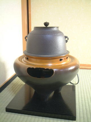 茶道具釜　切合風炉